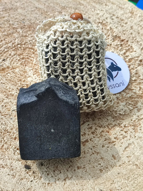 shampoo per cavalli grigi